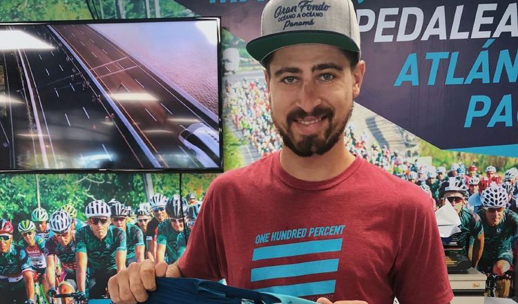 Sagan compartirá con los fanáticos.