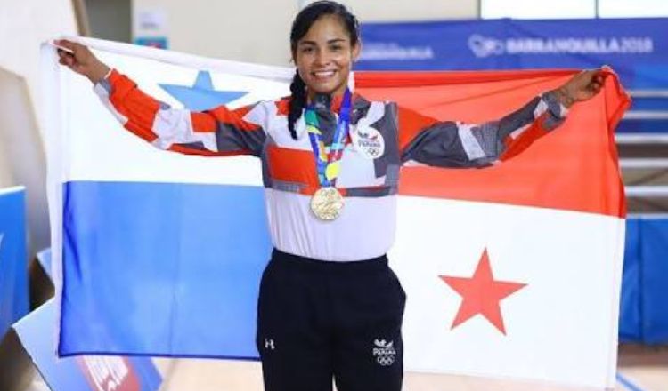 Kristine Jiménez con la medalla de bornce en los Juegos Panamericanos. Cop