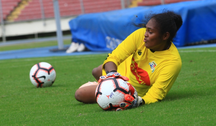 Yenith Bailey se incorporará a su nuevo equipo, Libertad de Paraguay. Anayansi Gamez