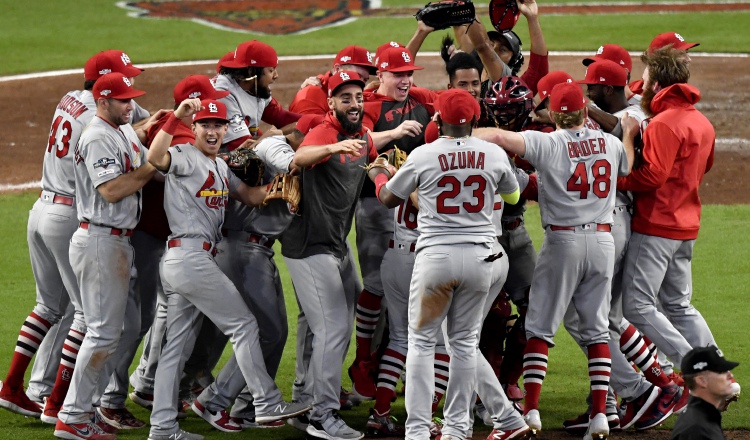 Jugadores de los Cardenales festejan.Foto: AP