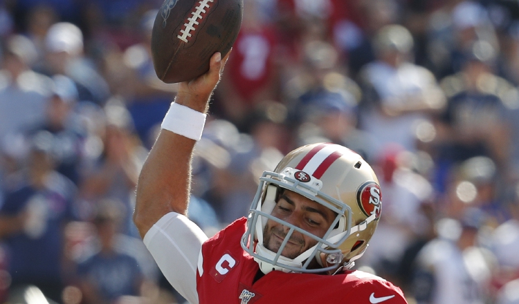 Jimmy Garoppolo de los 49ers de San Francisco. AP