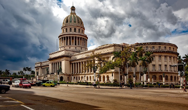 Un recorrido por las calles de La Habana.  Foto: Pixabay