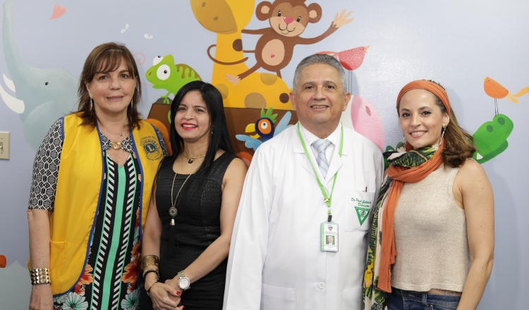 1. Marisela Aramburú, Marvis Corro, Paúl Gallardo y Ash Oliverlla.