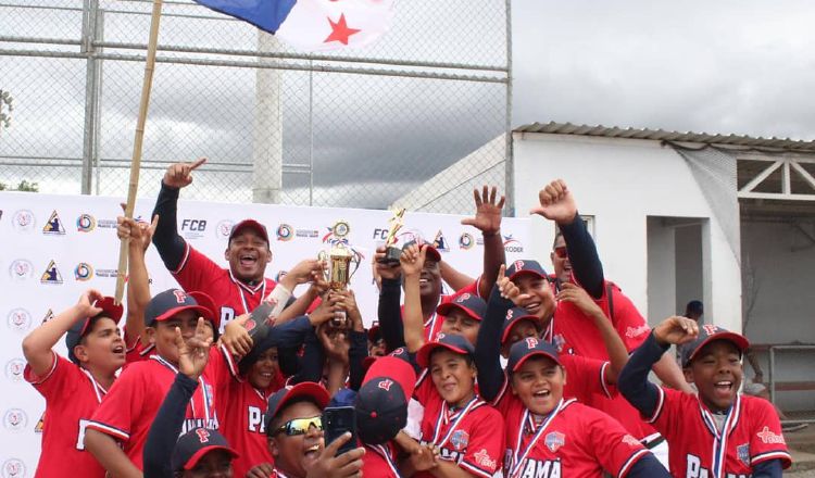 Panamá tomó el mando del partido desde el principio y no bajó la guardia ante el acecho de Colombia. Fedebeis