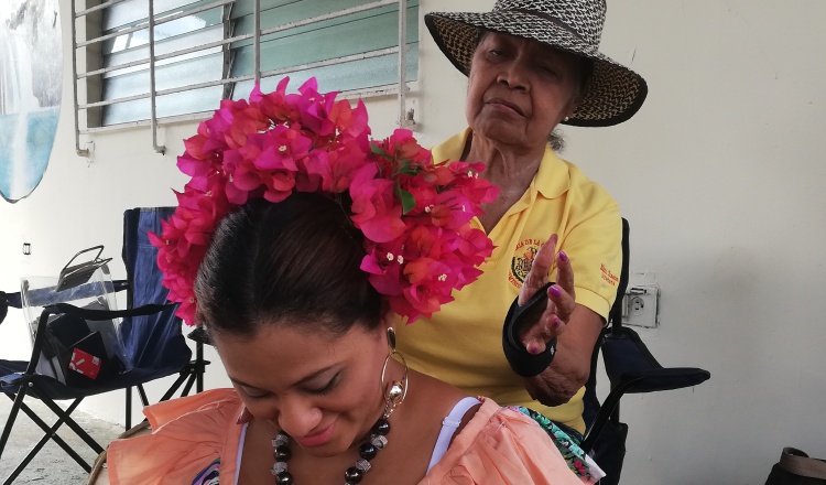 La muerte de su hijo fortaleció su compromiso con el folclor chorrerano, afirma Candelaria Carrasco. Foto Miriam Lasso