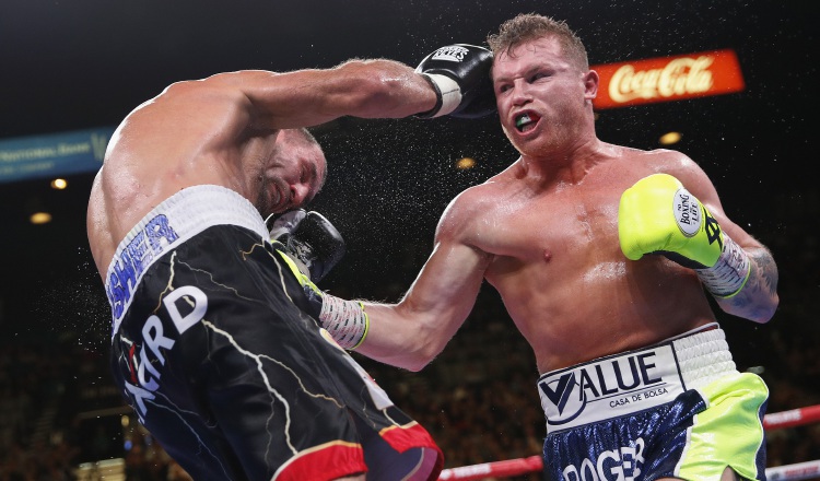 Canelo Álvarez noqueó a Kovalev en el asalto número 11. AP