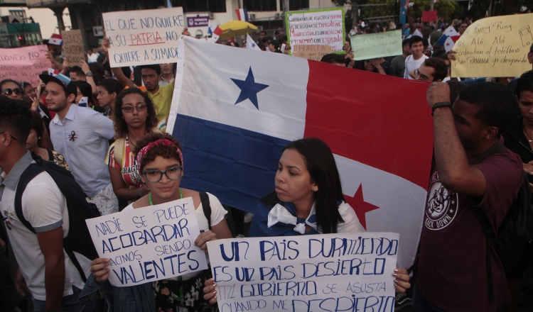 Jóvenes de distintas organizaciones han protestado por más de dos semanas en contra del proyecto de las reformas constitucionales. Víctor Arosemena