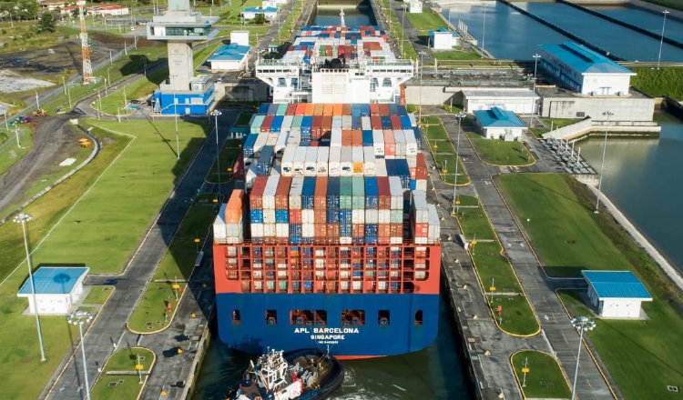 La fuerza laboral del Canal de Panamá está conformada por cerca de 9,550 profesionales, ingenieros, técnicos y marinos. Archivos