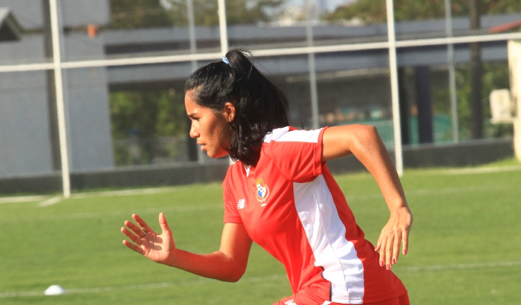Rebeca Espinosa durante un entrenamiento de la selección. Foto Anayansi Gamez