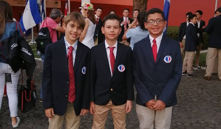 Los jugadores de 11-12 años ganaron el título por equipo. Cortesía