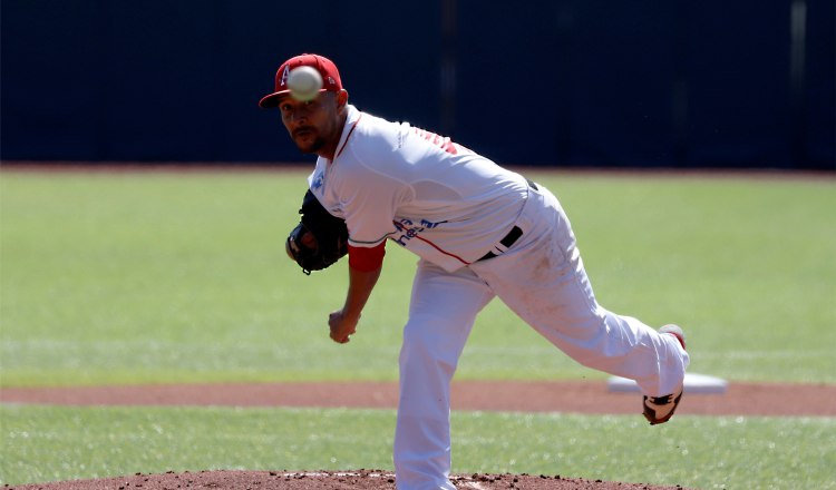 Davis Romero se llevó la victoria ante los Vaqueros de Montería de Colombia. Foto:EFE