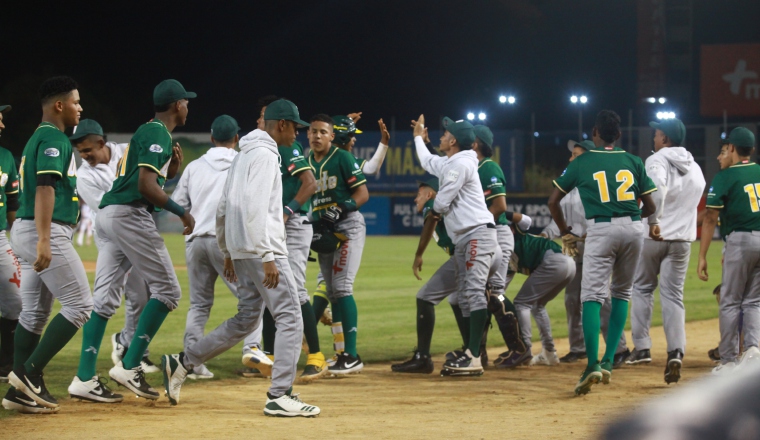 Coclé y Panamá Oeste tienen la serie semifinal empatada a 3-3. Fedebeis