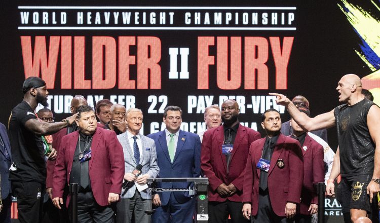 Deontay Wilder y Tyson Fury en el pesaje.Foto: AP