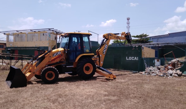  Demolición del Agustín 'Muquita' Sánchez de La Chorrera.Foto: Jaime A. Chávez