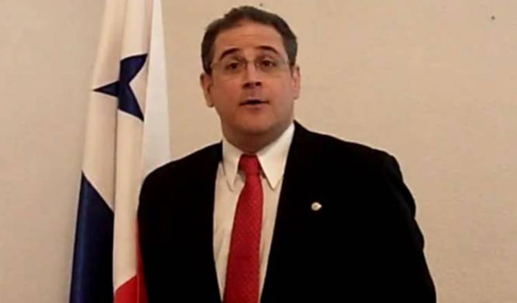 Álvaro Tomas es una figura muy allegada al expresidente Juan Carlos Varela.