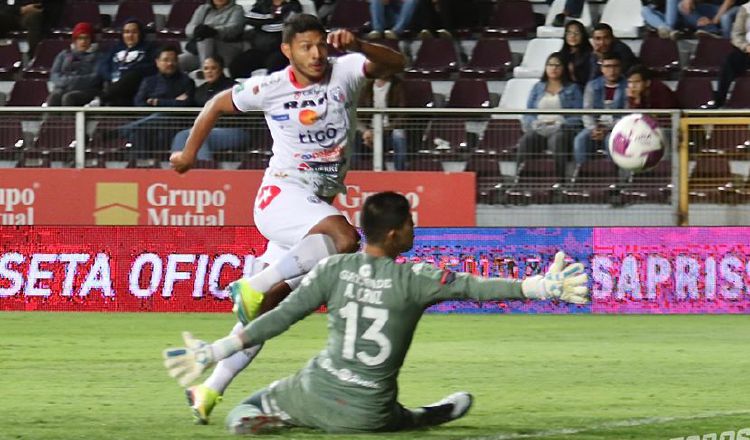 Jorman Aguilar lleva ocho goles anotados en Costa Rica. Foto @adsancarlos