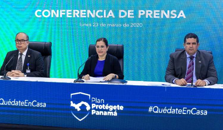 Para la ministra de Salud, Rosario Turner, no es necesario esperar el decreto de una cuarentena total, porque los ciudadanos ya deben estar conscientes de que se deben quedar en casa.