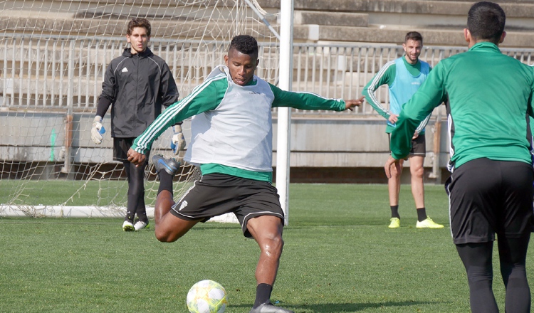 Fidel Escobar milita con el Córdoba en la Segunda B de España. Foto: @CordobaFC