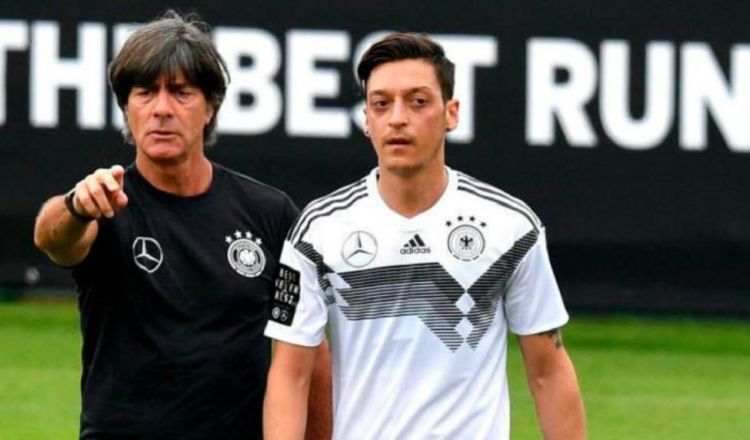 Joachim Löw (izq.) es el técnico de la selección de Alemania. Foto:EFE