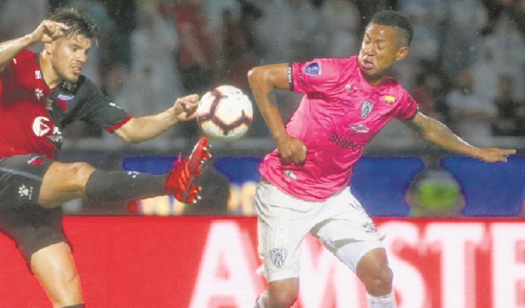 El panameño Gabriel Torres juega para el Independiente del Valle, cuyo presupuesto para 2020 era de 7 millones de dólares. EFE