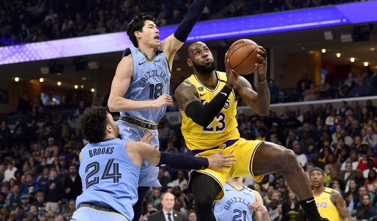 LeBron James (23) de los Lakers. Foto:AP