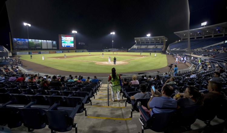 El comisionado de la liga de béisbol, Carlos Reyes, ha dicho que el COVID-19 aún no es un problema en Nicaragua, en donde el Gobierno reconoce solo 15 casos. EFE