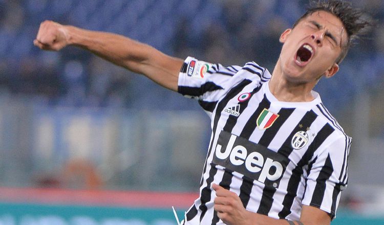 El argentino Paulo Dybala de la Juventus fue uno de los jugadores que dio positivo al COVID-19.  Foto:EFE