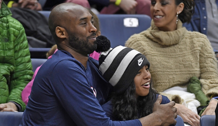 Kobe Bryant y su hija Gianna Foto:AP