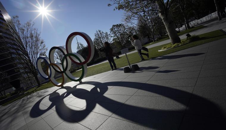 Anillos olímpicos en Tokio. Foto:AP