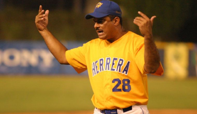Manuel Rodríguez jugó en el béisbol mayor para Herrera.
