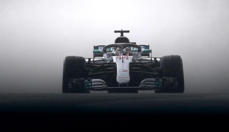 El  británico Lewis Hamilton en su auto. Foto:AP