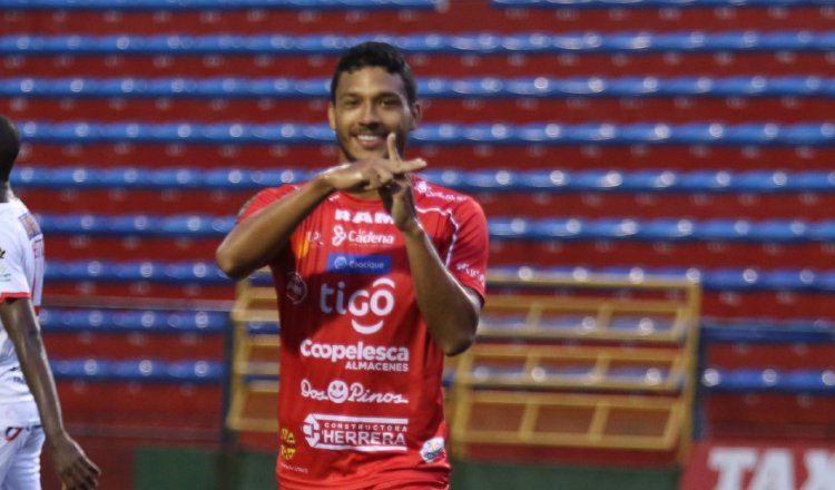 Jorman Aguilar festeja su gol. Foto:@adsancarlos