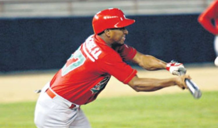 Rodolfo Aparicio jugó 22 temporadas con Chiriquí en el béisbol mayor. Foto:Archivo