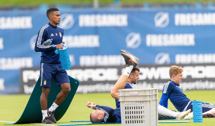 Édgar Yoel Bárcenas en los entrenamienos de Real Oviedo. Foto:@RealOviedo