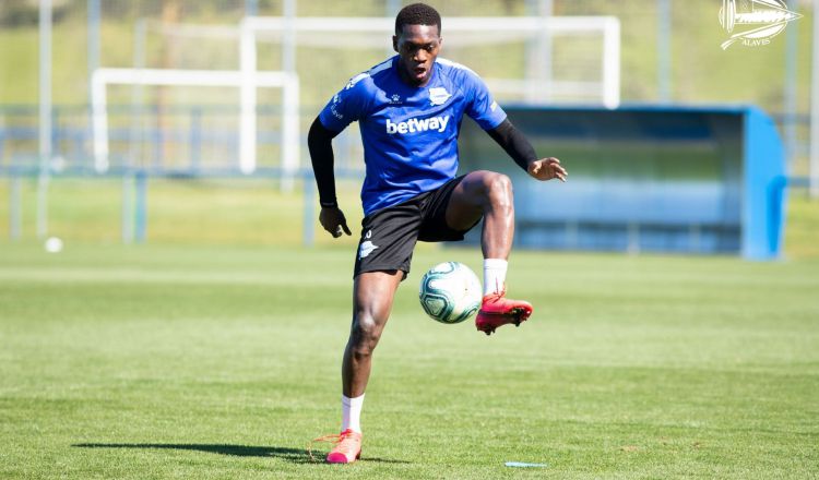 José Luis Rodríguez en los entrenamientos con Alavés.