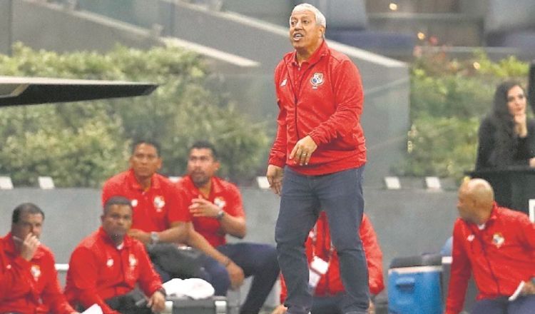 Américo 'Tolo' Gallego fue el último técnico de la selección mayor. Foto: Fepafut