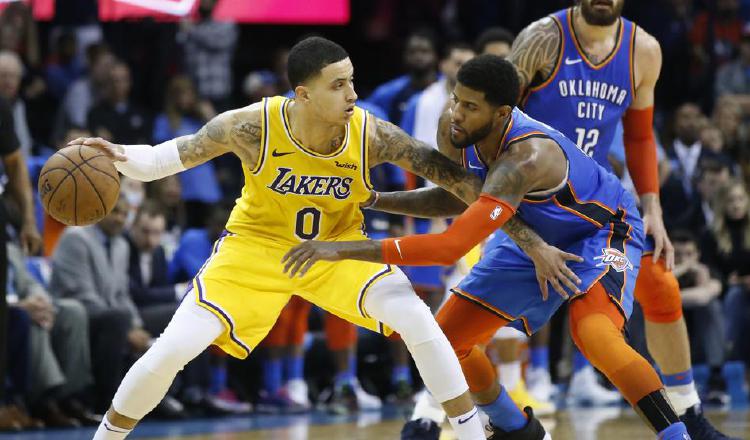 Kyle Kuzma (0) de los Lakers. Foto: AP