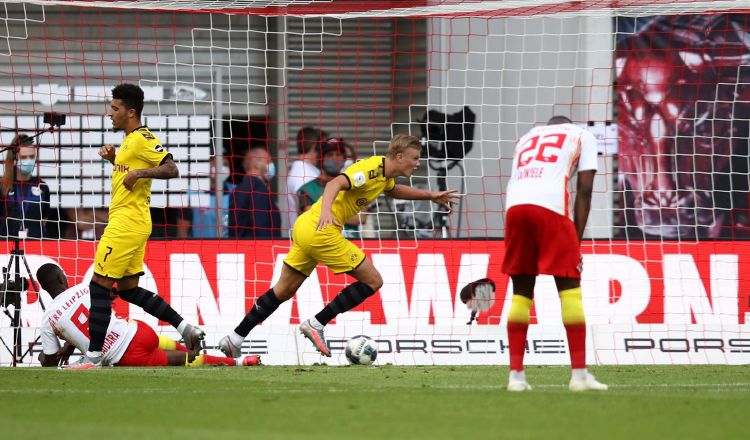 El Dortmund se quedó con la segunda plaza de la liga alemana. EFE