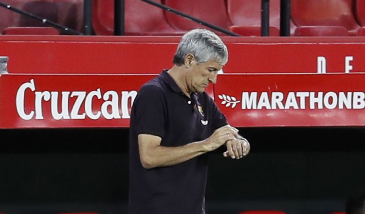 El técnico del FC Barcelona, Quique Setién. Foto:EFE