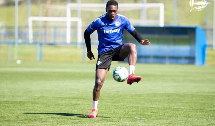 José Luis Rodríguez en los entrenamientos con Alavés. Foto:@Alaves