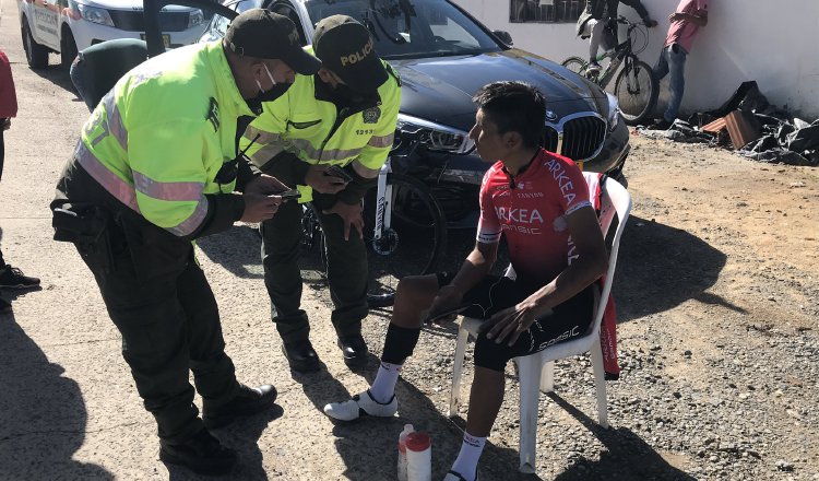 Nairo Quintana fue arrollado por un conductor imprudente. Foto:@AlcaMotavita