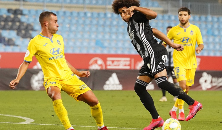 Adalberto Carrasquilla en el partido contra Atlético Baleares. Fotos@FCCartegena_Efesé/@rfef