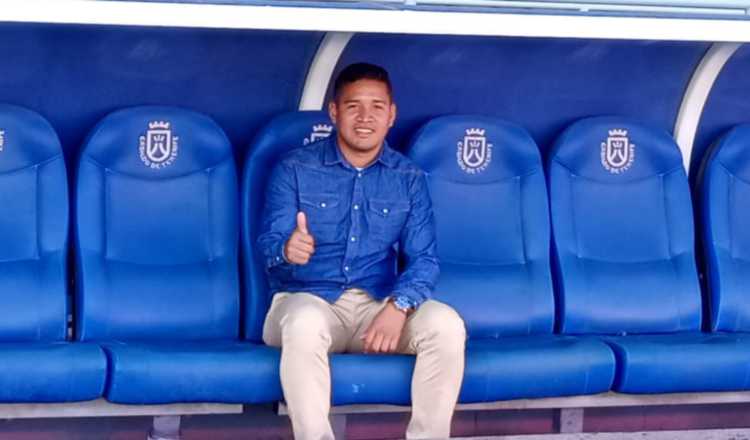 Luis Rojo, entrenó con las diferentes categorías y al equipo principal del Tenerife durante su estadía en la isla. Cortesía