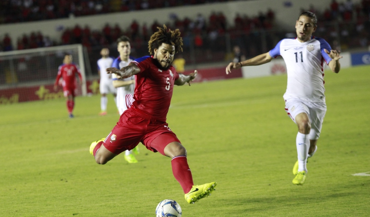 Román Torres capitán de la selección de Panamá en un partido contra Costa Rica Foto: Anayansi Gamez