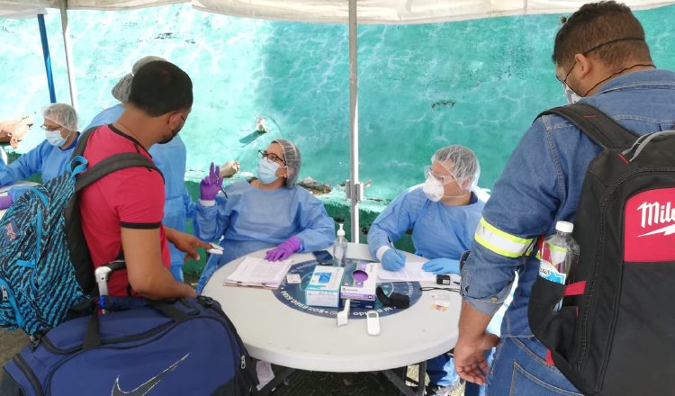 Atención sanitaria antes de ingresar y al salir del proyecto minero en la provincia de Coclé. Cortesía