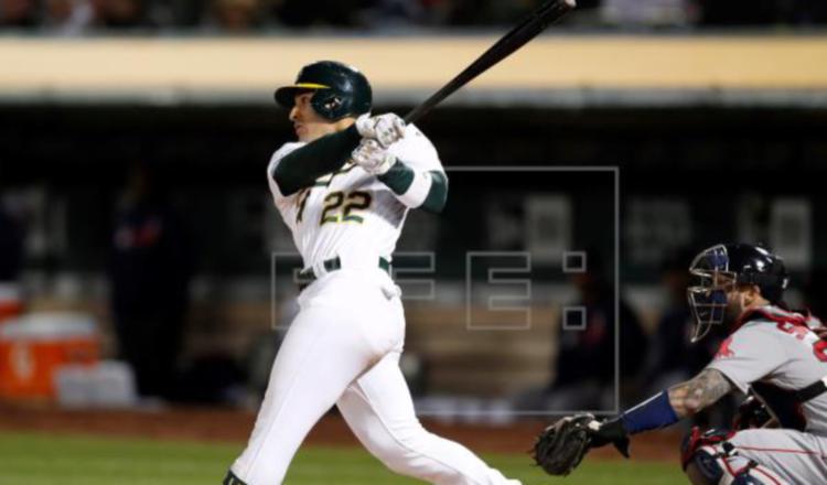 Ramón Laureano de los Atléticos de Oakland. Foto:EFE