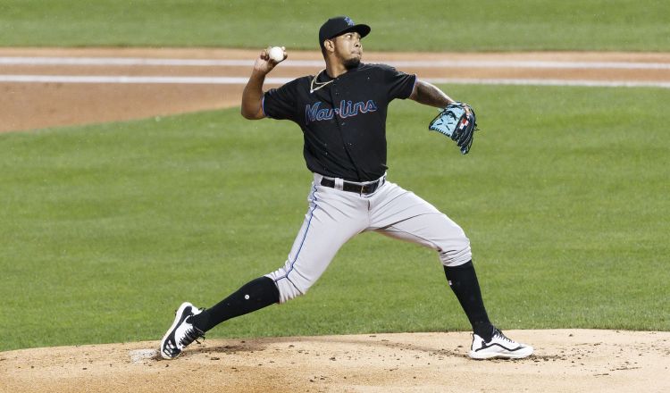 Humberto Mejía en su debut en las mayores en las Grandes Ligas. Foto:EFE