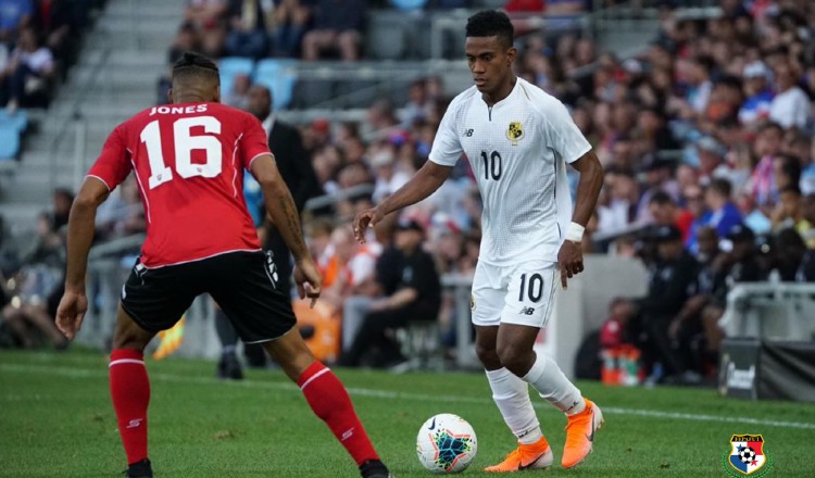 Édgar Yoel Barcenas (10.)  una de las figuras del seleccionado panameño. Foto: Fepafut