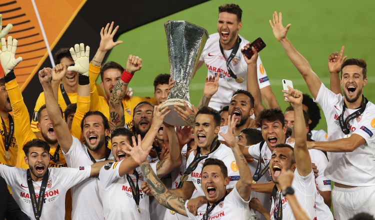 Jugadores de Sevilla, festejan. Foto: EFE