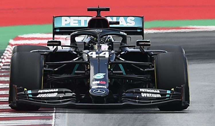 Lewis Hamilton es el actual líder de la Fórmula Uno. Foto:EFE